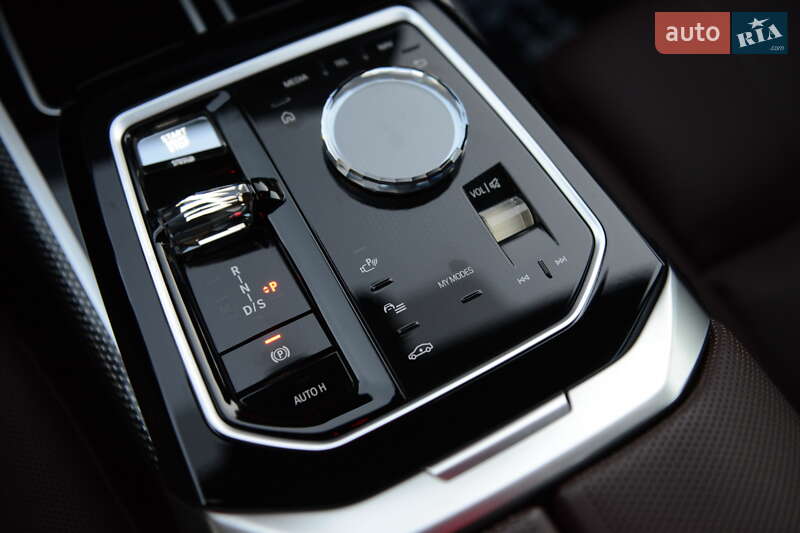 Седан BMW 7 Series 2023 в Мукачево