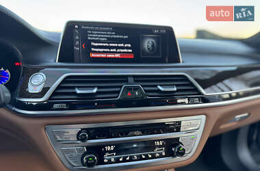 Седан BMW 7 Series 2016 в 