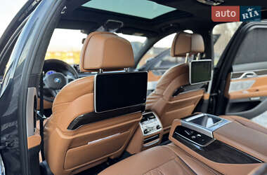 Седан BMW 7 Series 2016 в 