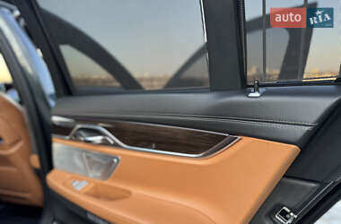 Седан BMW 7 Series 2016 в 