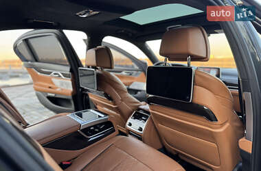 Седан BMW 7 Series 2016 в 