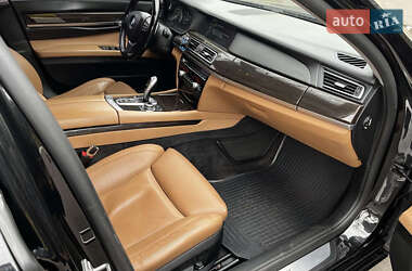 Седан BMW 7 Series 2011 в 