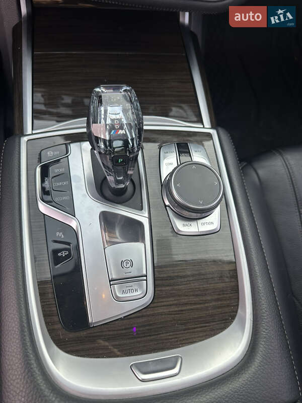 Седан BMW 7 Series 2018 в Киеве
