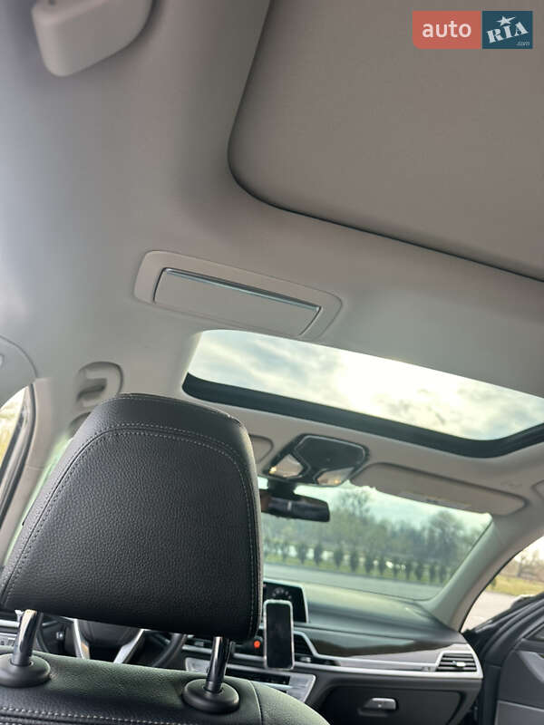 Седан BMW 7 Series 2018 в Киеве