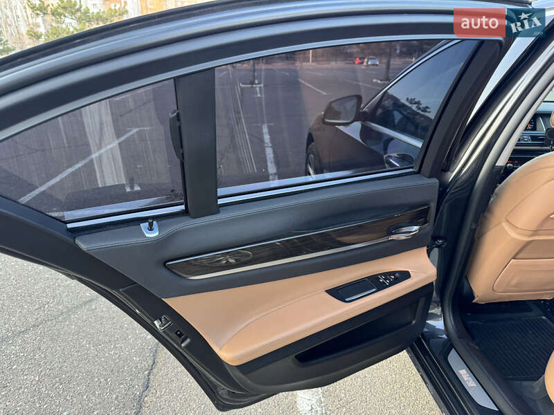 Седан BMW 7 Series 2014 в Николаеве фото 23 Седан BMW 7 Series 2014 в Николаеве