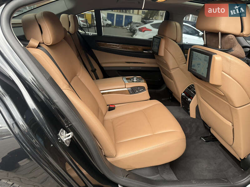 Седан BMW 7 Series 2012 в Одесі