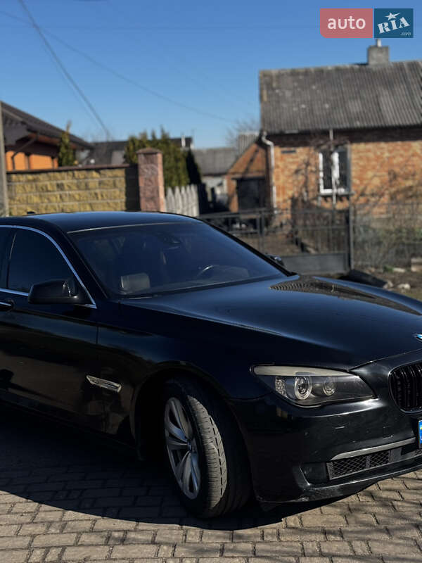 Седан BMW 7 Series 2012 в Луцке