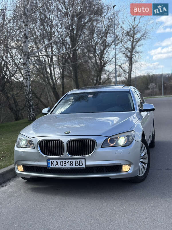 Седан BMW 7 Series 2010 в 