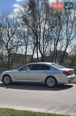 Седан BMW 7 Series 2010 в 