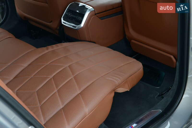 Седан BMW 7 Series 2024 в Мукачево