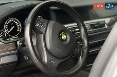 Седан BMW 7 Series 2010 в 
