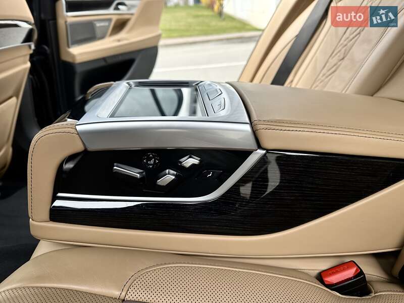 Седан BMW 7 Series 2019 в Києві