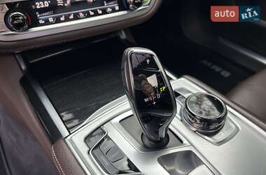 Седан BMW 7 Series 2015 в 