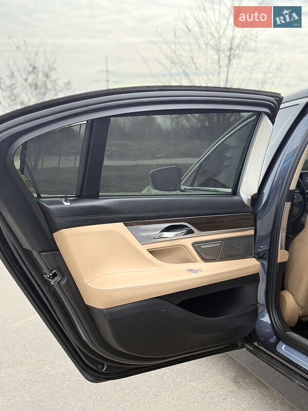 Седан BMW 7 Series 2016 в Киеве