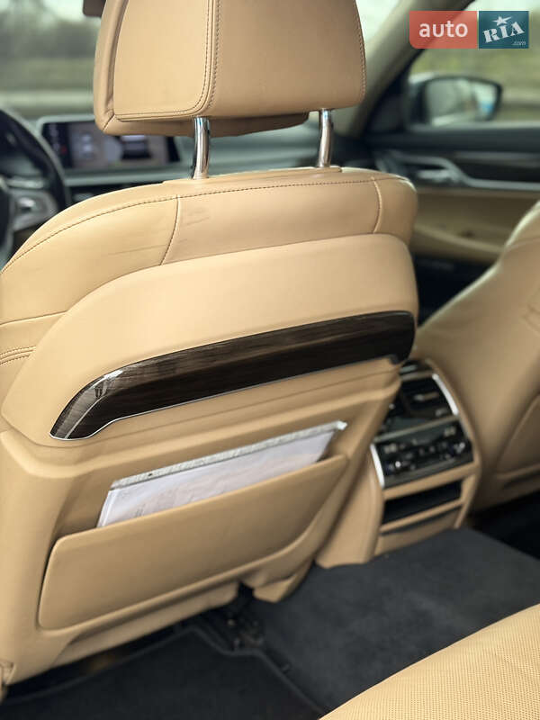 Седан BMW 7 Series 2016 в Киеве