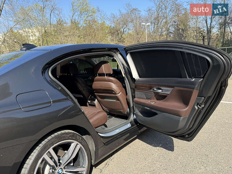 Седан BMW 7 Series 2015 в Одессе