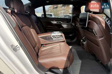 Седан BMW 7 Series 2018 в 