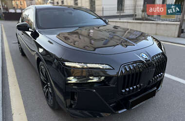 Седан BMW 7 Series 2023 в 