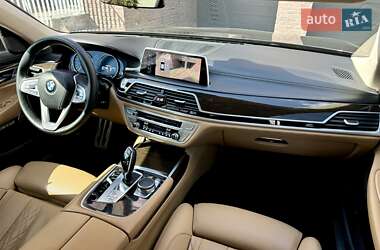 Седан BMW 7 Series 2017 в 