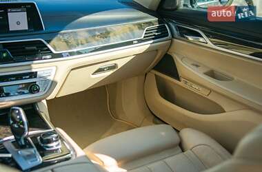 Седан BMW 7 Series 2017 в 
