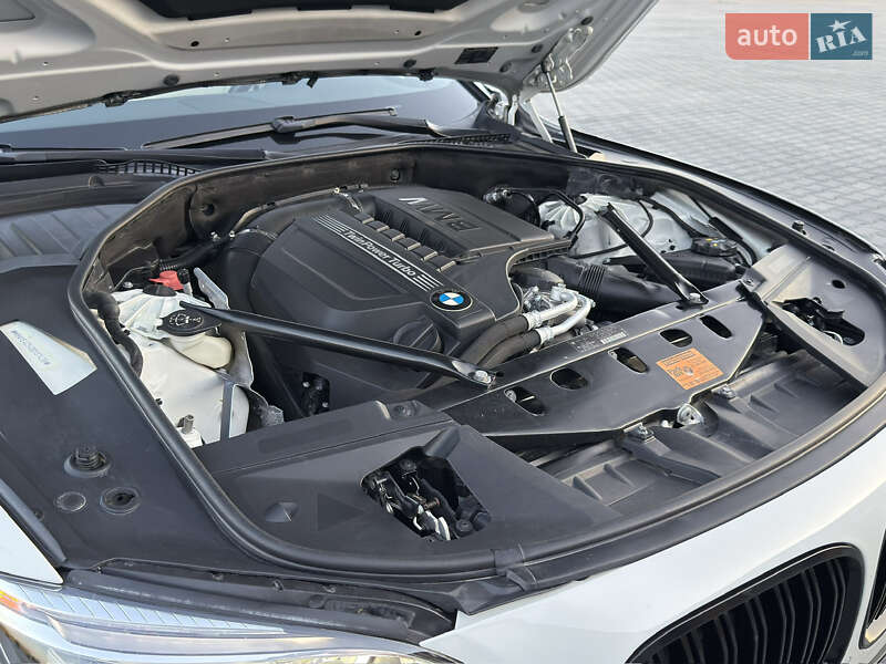 Седан BMW 7 Series 2013 в Черновцах