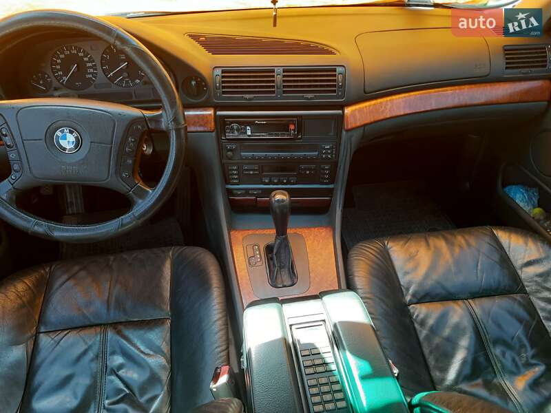 Седан BMW 7 Series 1998 в Запорожье
