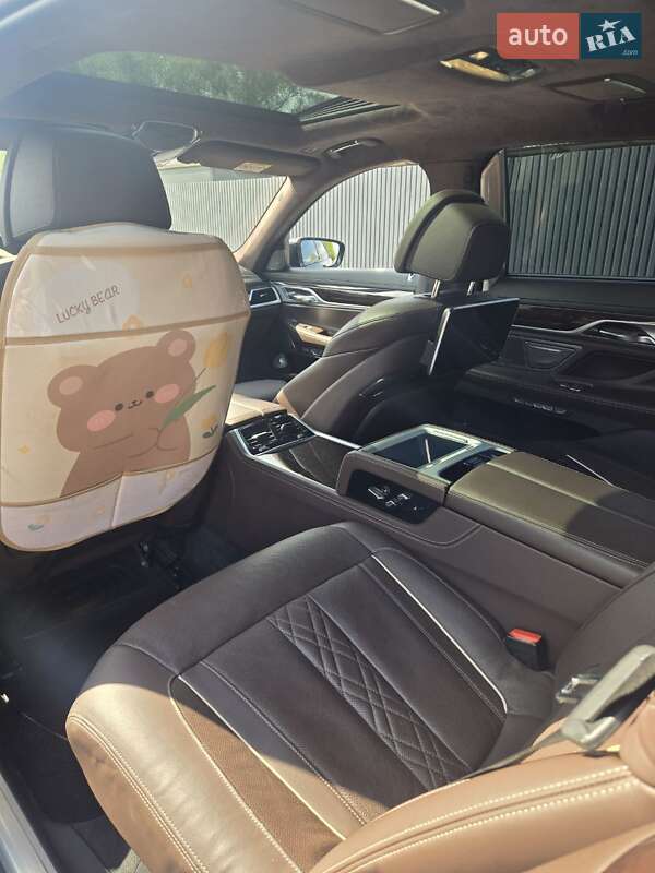Седан BMW 7 Series 2016 в Киеве фото 24 Седан BMW 7 Series 2016 в Киеве