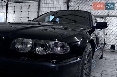 Седан BMW 7 Series 2001 в 