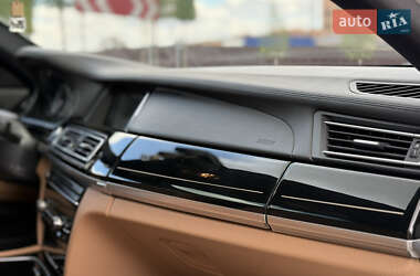 Седан BMW 7 Series 2013 в 