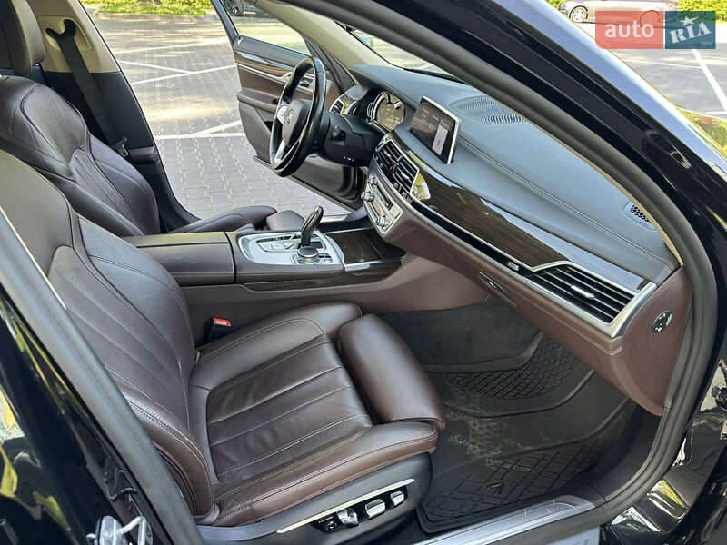 Седан BMW 7 Series 2016 в Киеве