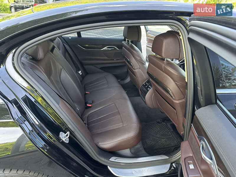Седан BMW 7 Series 2016 в Киеве