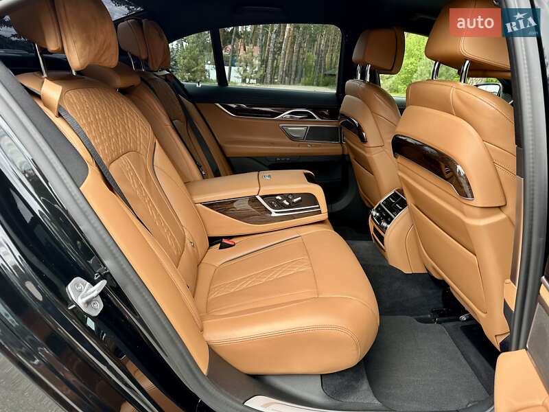 Седан BMW 7 Series 2022 в Києві