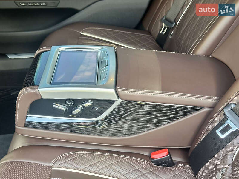 Седан BMW 7 Series 2020 в Кривом Роге
