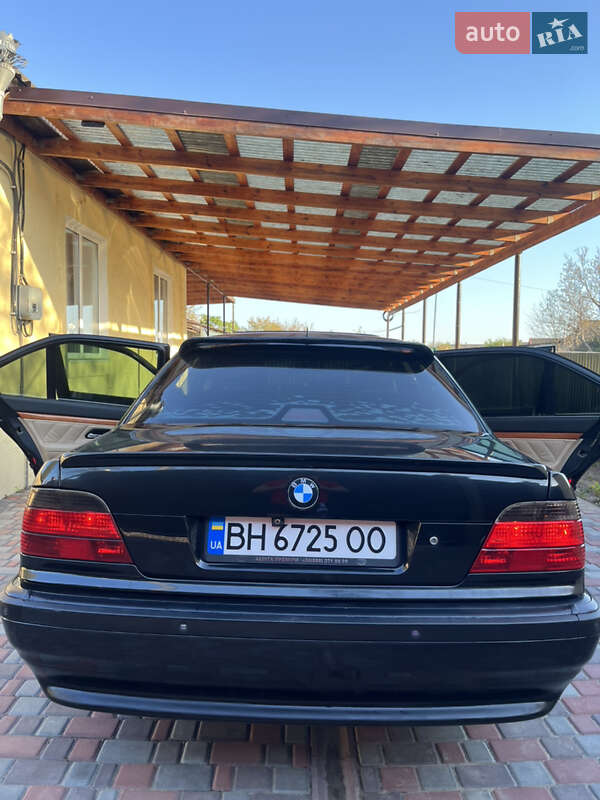 Седан BMW 7 Series 1999 в Килии