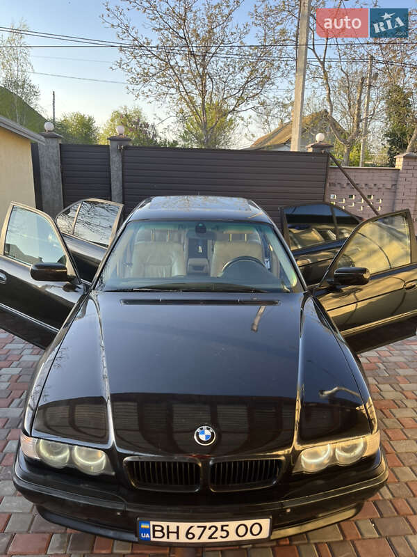 Седан BMW 7 Series 1999 в Килии