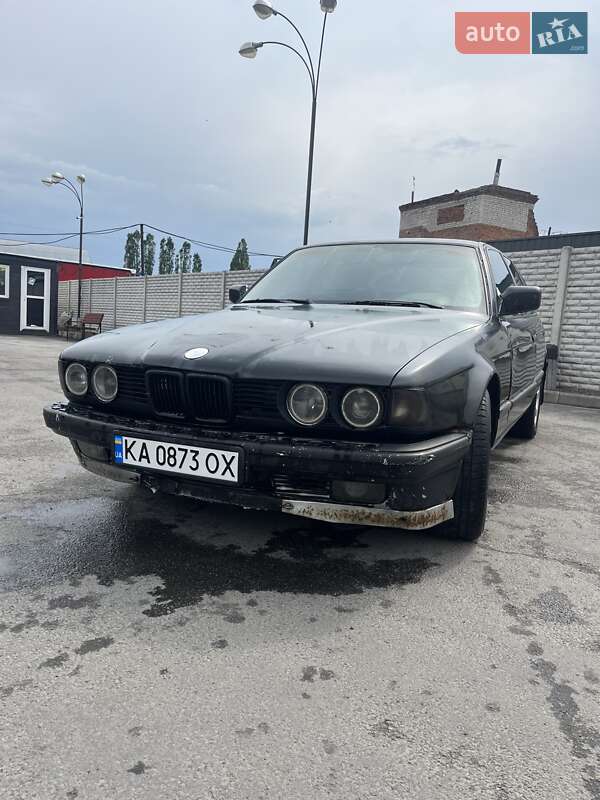 Седан BMW 7 Series 1992 в Чернигове