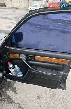 Седан BMW 7 Series 1992 в 
