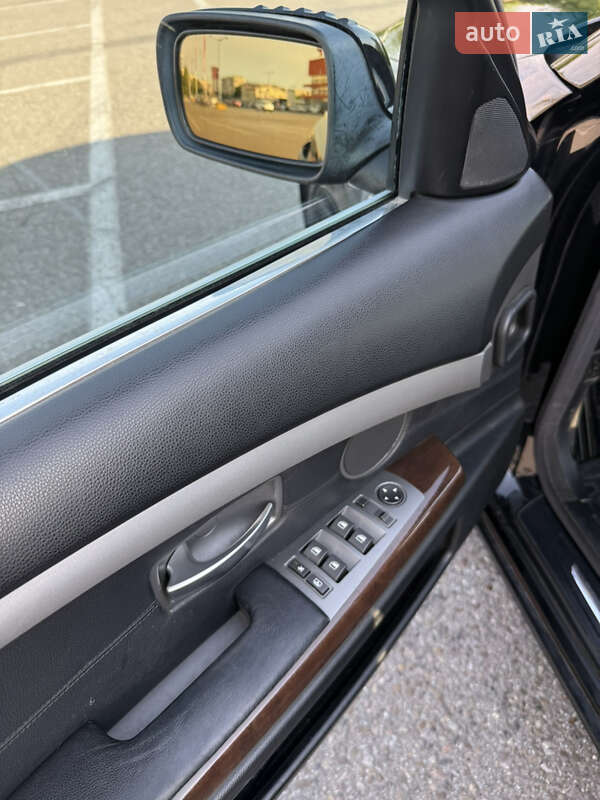 Седан BMW 7 Series 2003 в Чернівцях