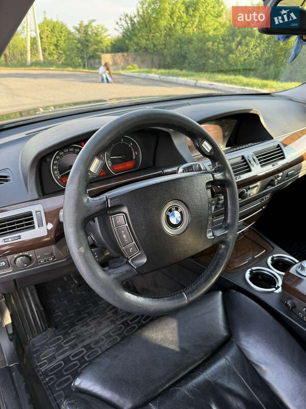 Седан BMW 7 Series 2003 в Чернівцях