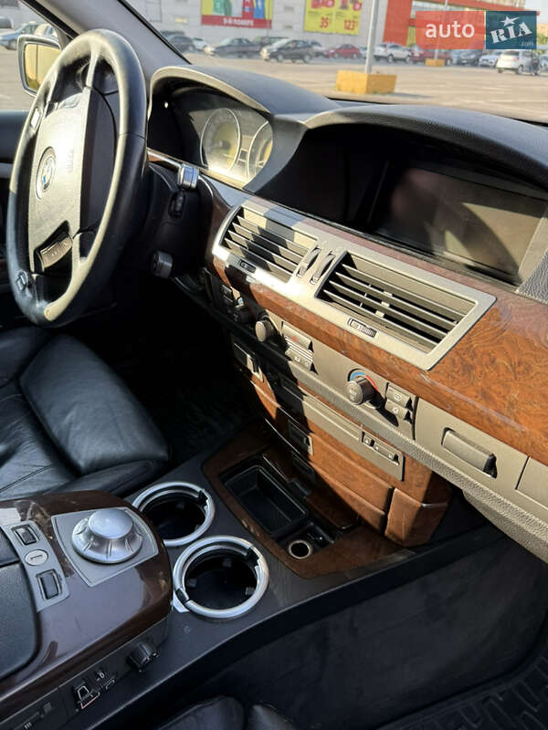 Седан BMW 7 Series 2003 в Чернівцях