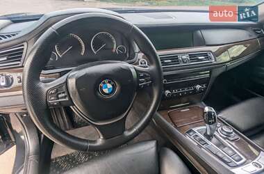 Седан BMW 7 Series 2010 в 