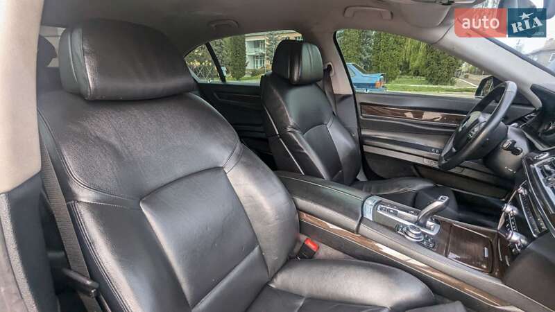Седан BMW 7 Series 2010 в Ровно