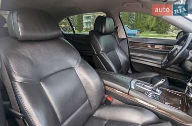 Седан BMW 7 Series 2010 в 