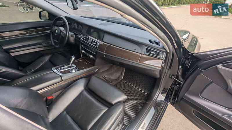 Седан BMW 7 Series 2010 в Ровно