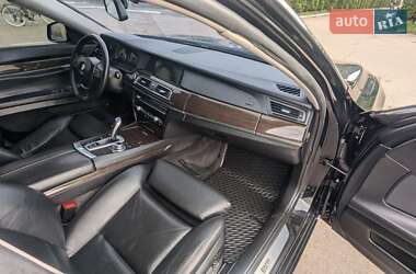 Седан BMW 7 Series 2010 в 