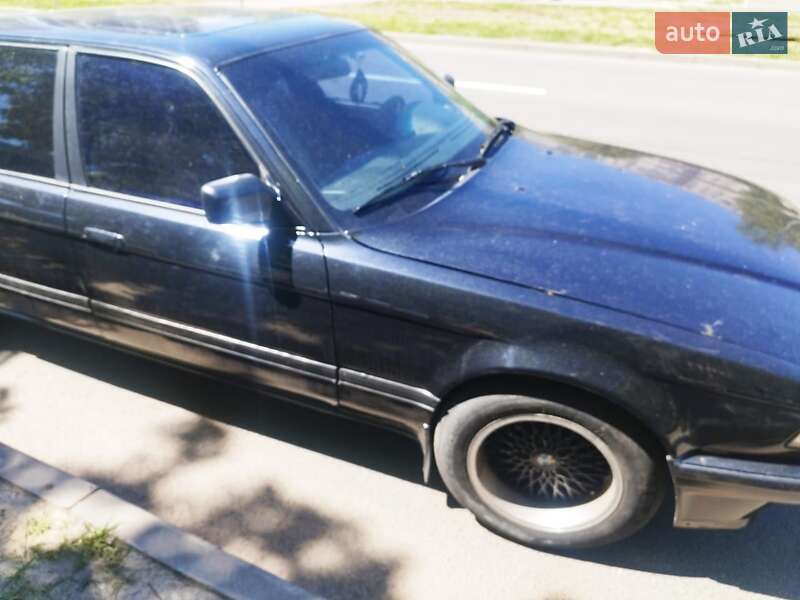 Седан BMW 7 Series 1992 в 