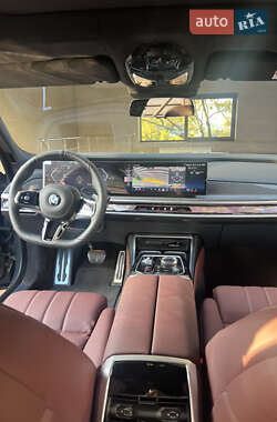 Седан BMW 7 Series 2024 в 