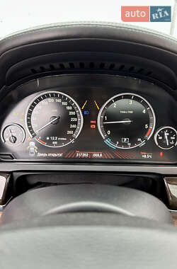 Седан BMW 7 Series 2011 в 