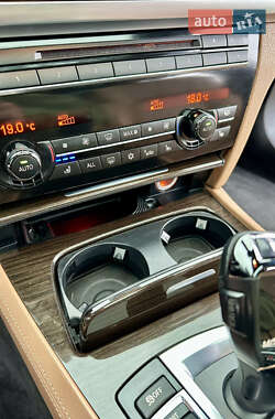 Седан BMW 7 Series 2011 в 