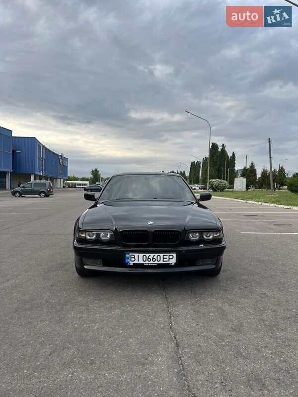 Седан BMW 7 Series 2000 в 